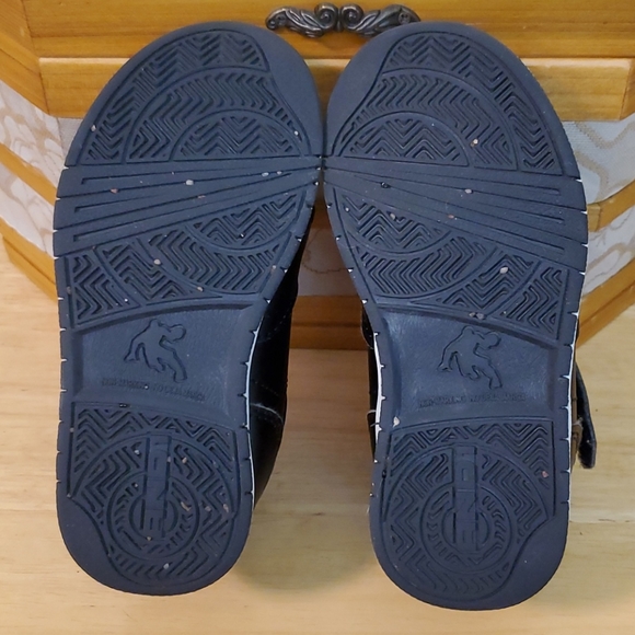 Cute Little Basketball High-Tops - Picture 8 of 9